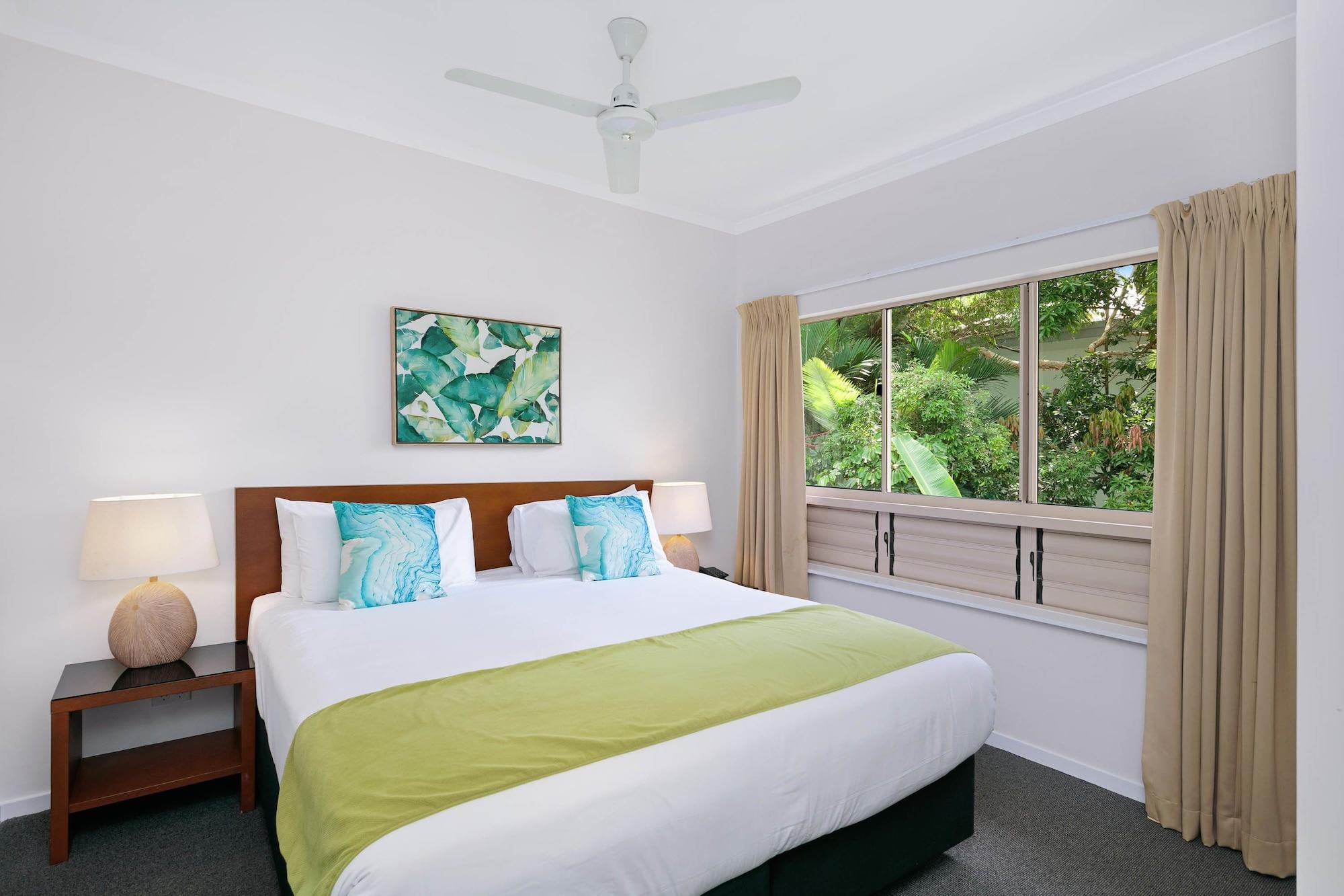 Mantra Amphora Hotel Palm Cove Exterior photo