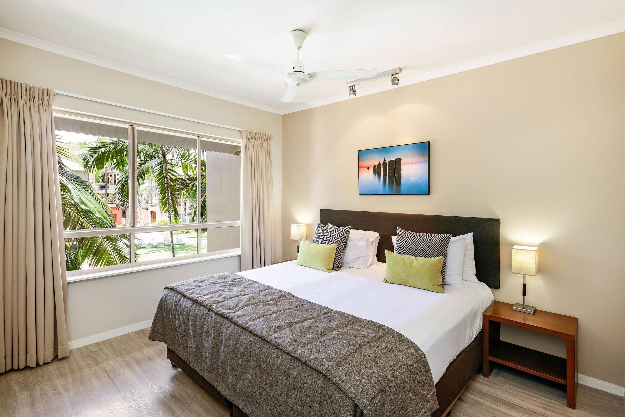 Mantra Amphora Hotel Palm Cove Exterior photo