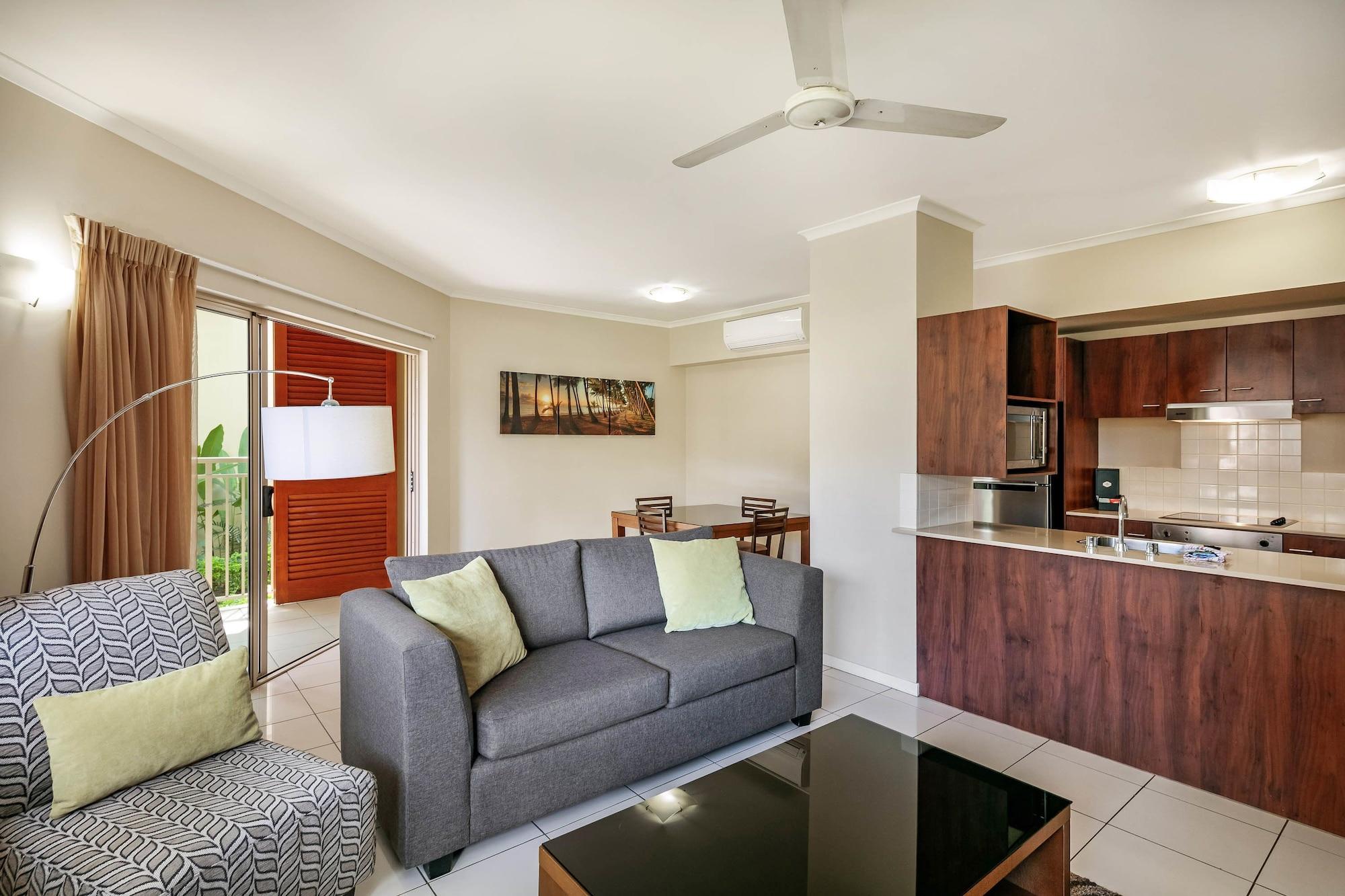 Mantra Amphora Hotel Palm Cove Exterior photo