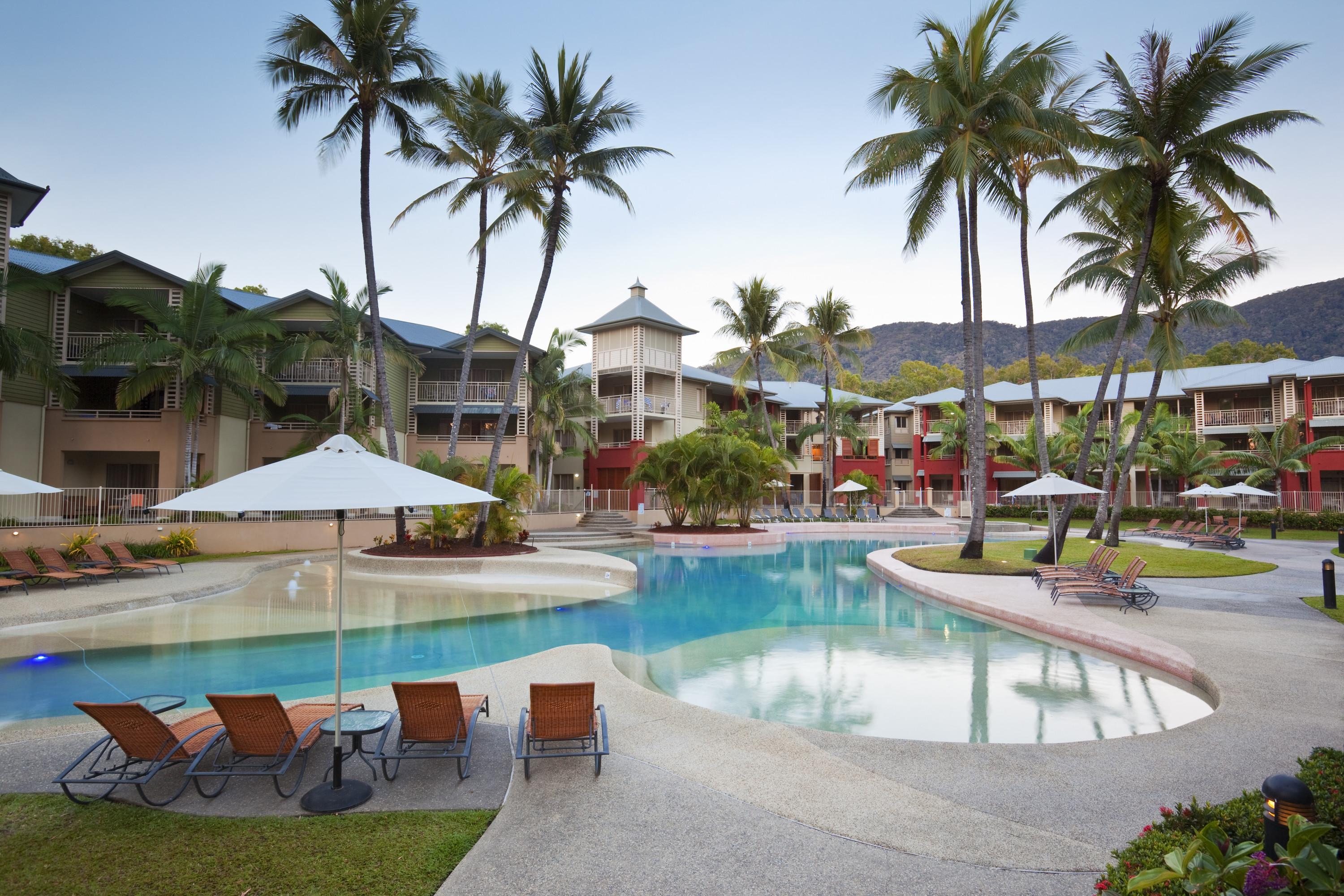 Mantra Amphora Hotel Palm Cove Exterior photo