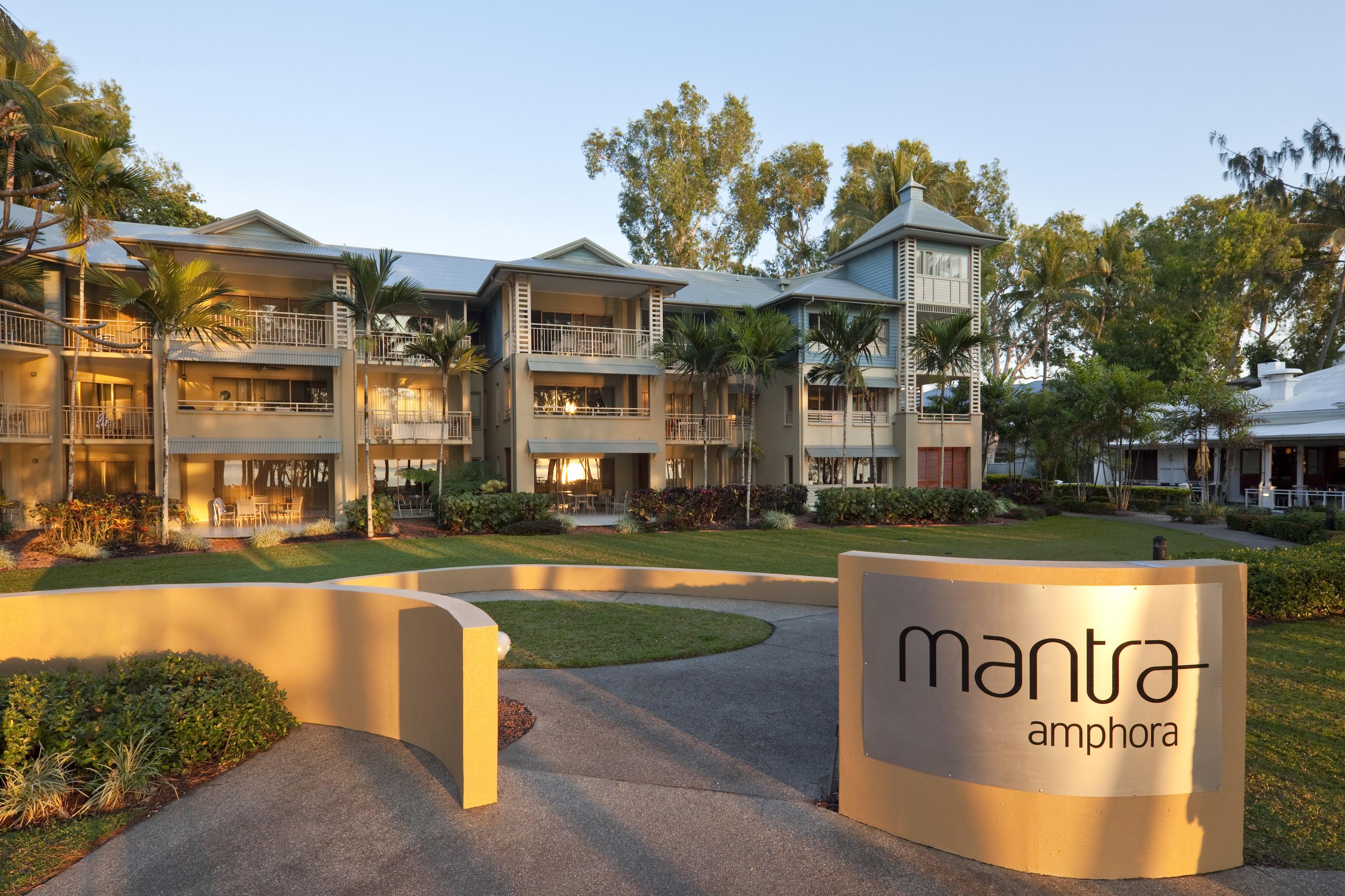 Mantra Amphora Hotel Palm Cove Exterior photo