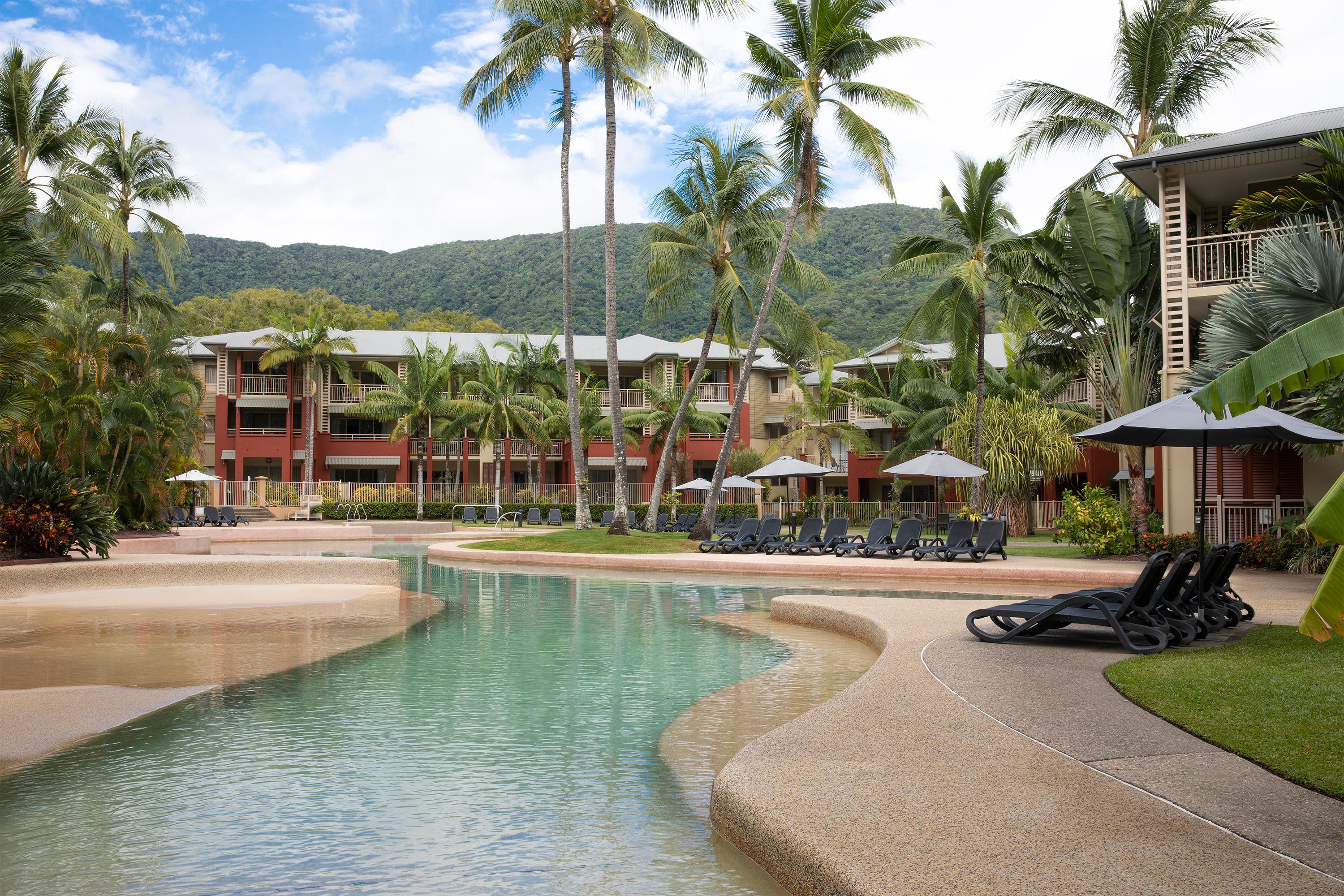 Mantra Amphora Hotel Palm Cove Exterior photo