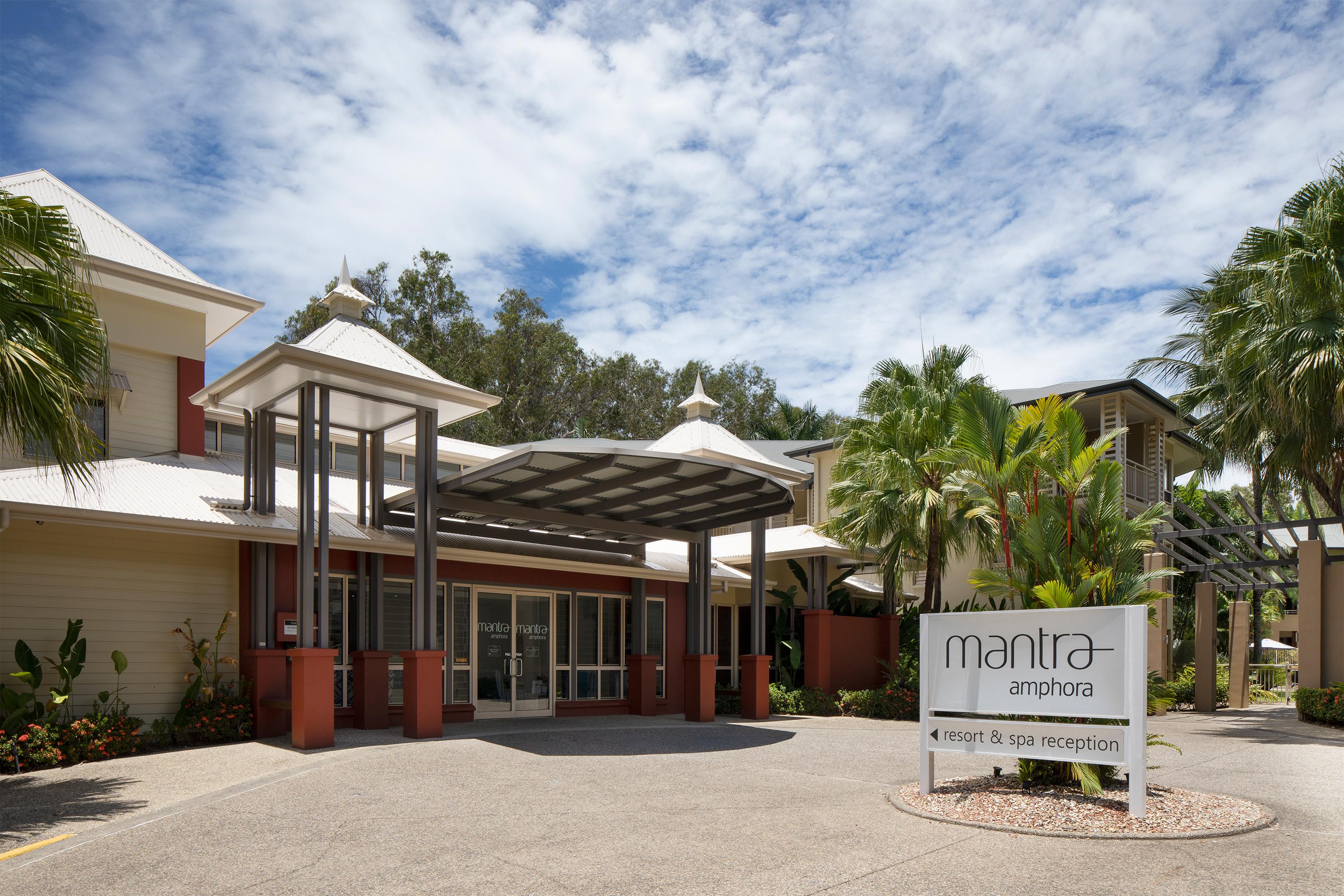 Mantra Amphora Hotel Palm Cove Exterior photo