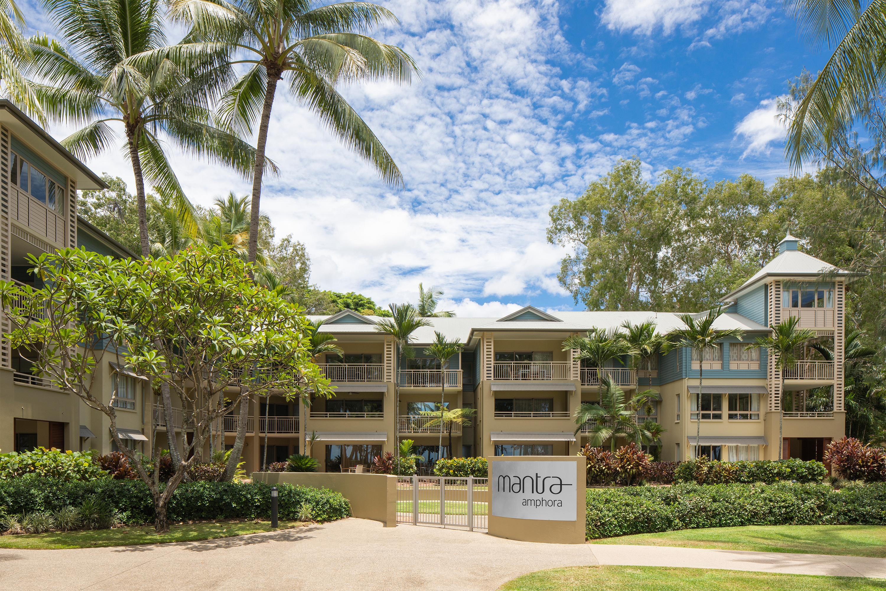 Mantra Amphora Hotel Palm Cove Exterior photo