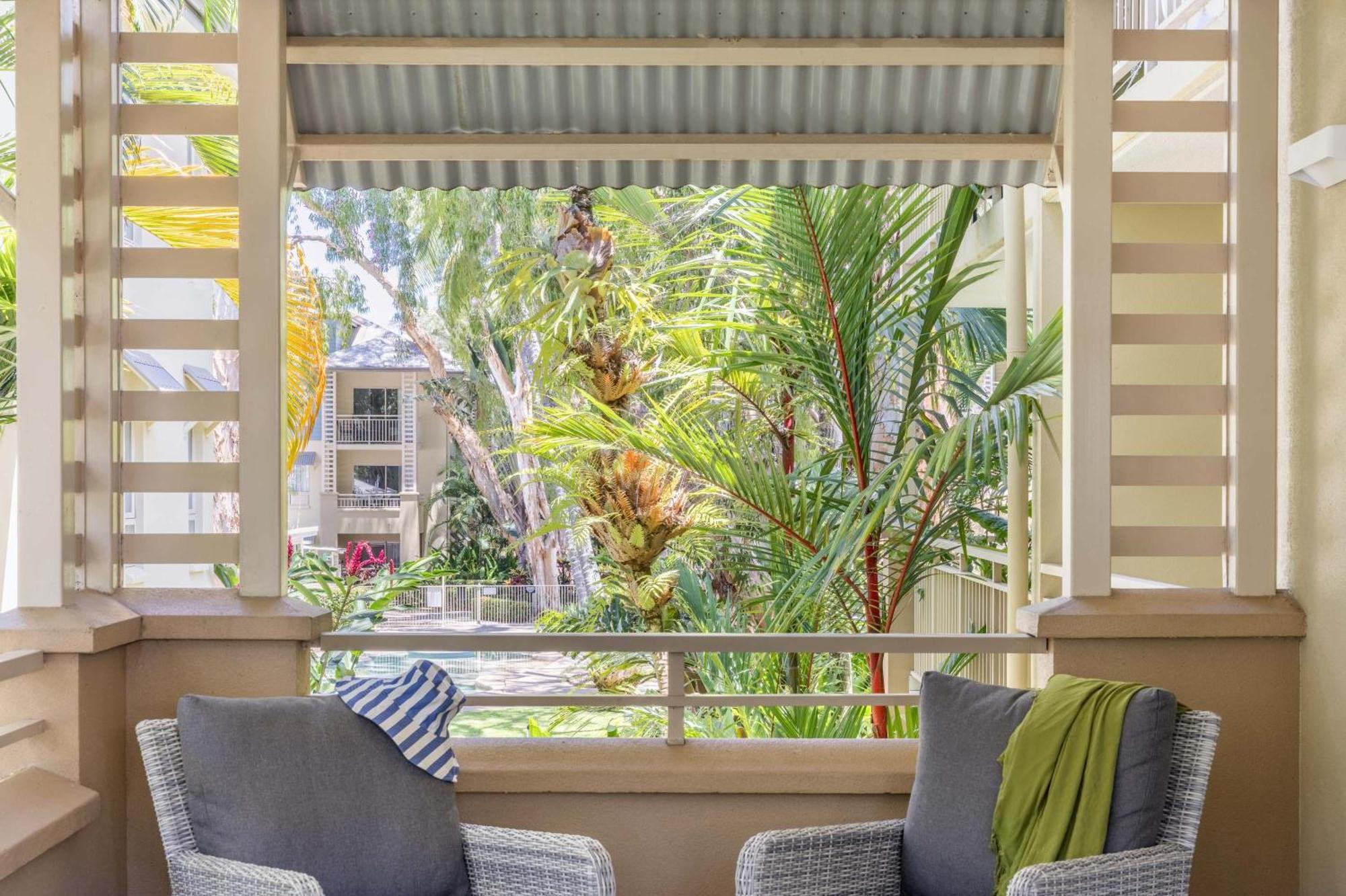Mantra Amphora Hotel Palm Cove Exterior photo