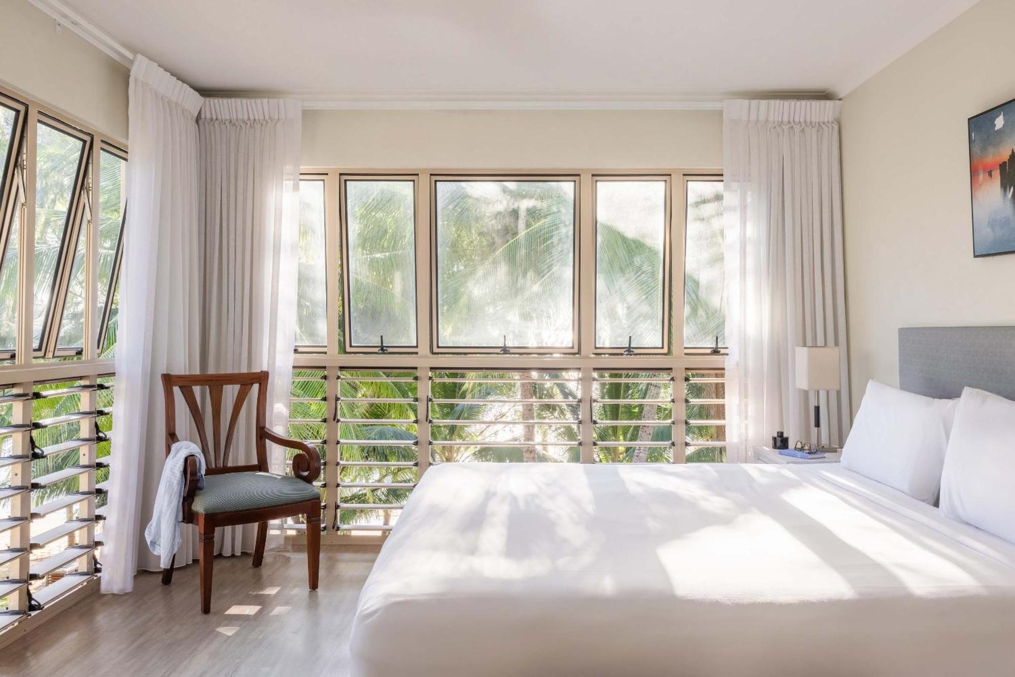 Mantra Amphora Hotel Palm Cove Exterior photo