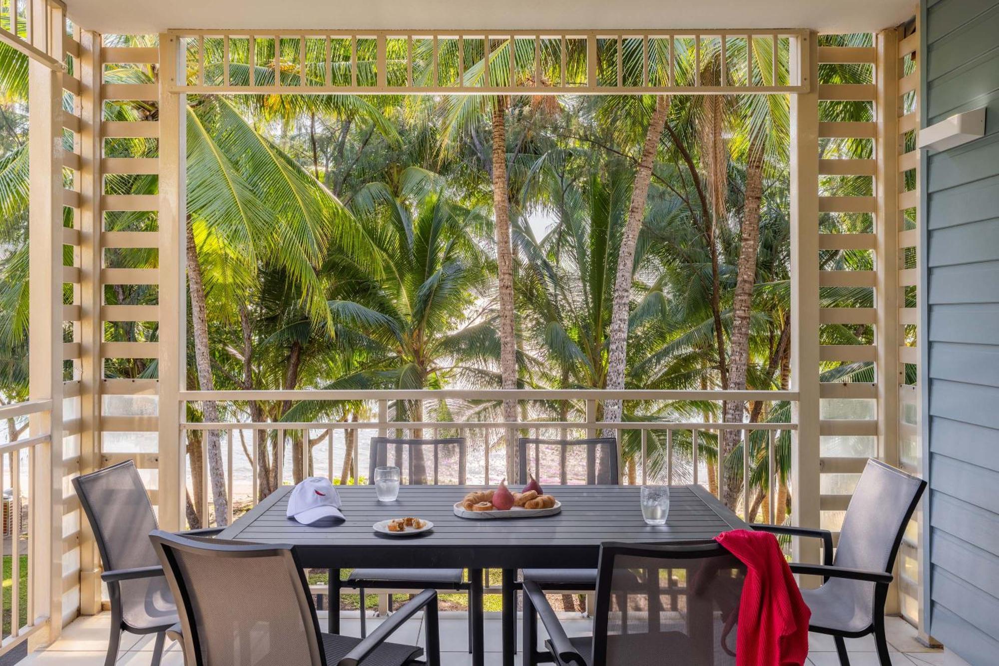 Mantra Amphora Hotel Palm Cove Exterior photo