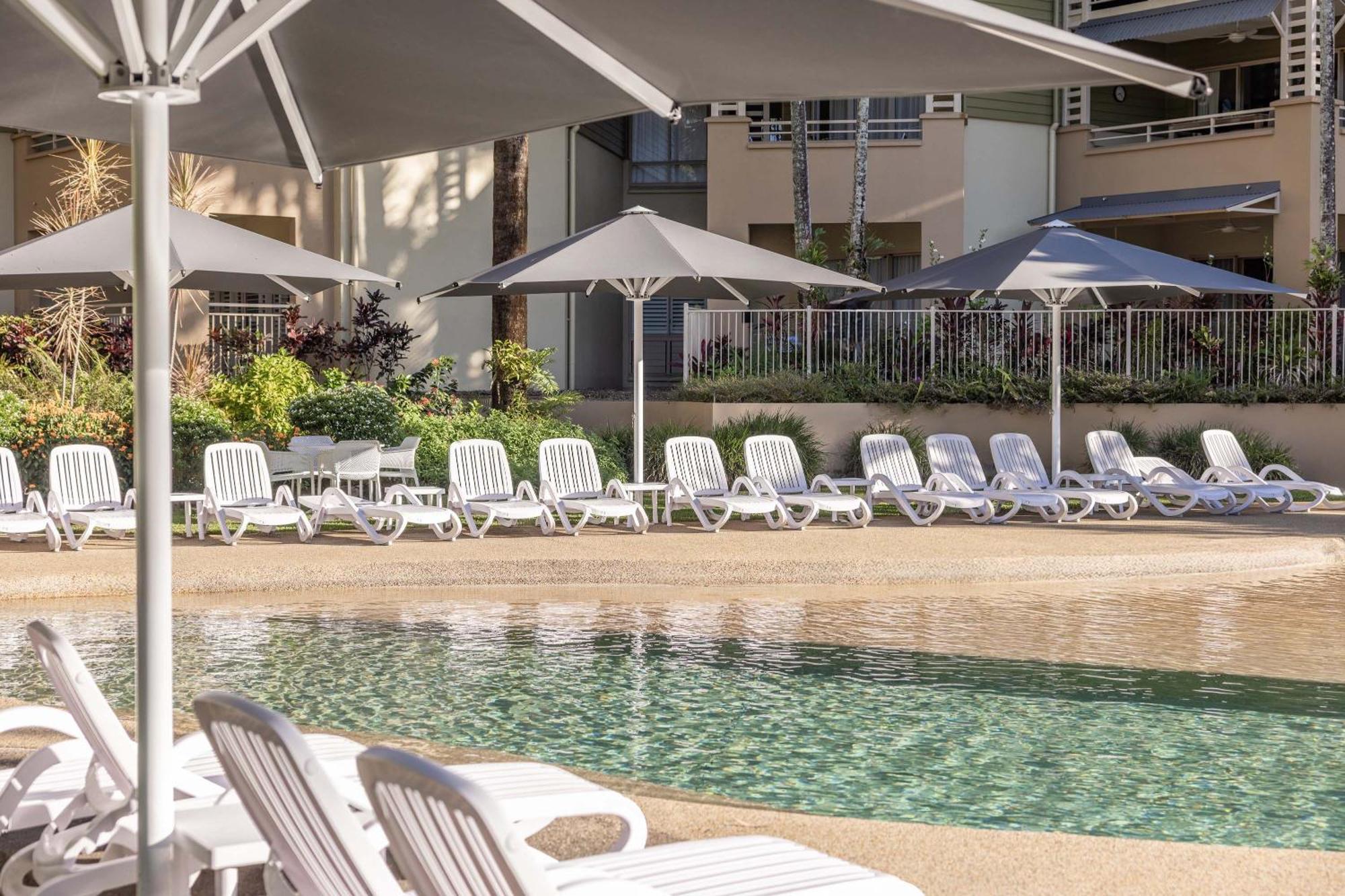 Mantra Amphora Hotel Palm Cove Exterior photo