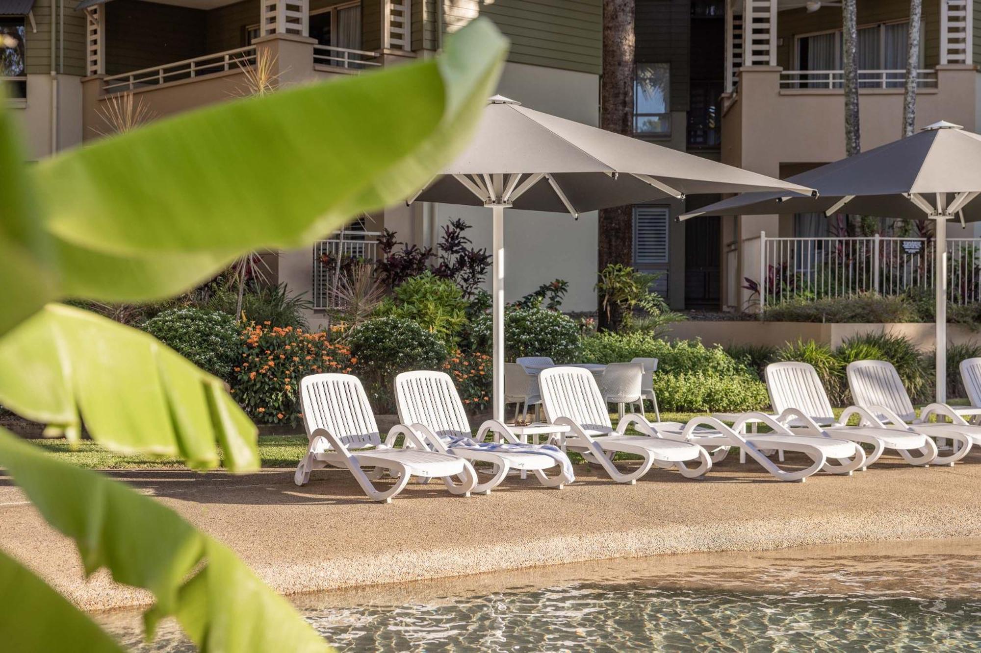 Mantra Amphora Hotel Palm Cove Exterior photo