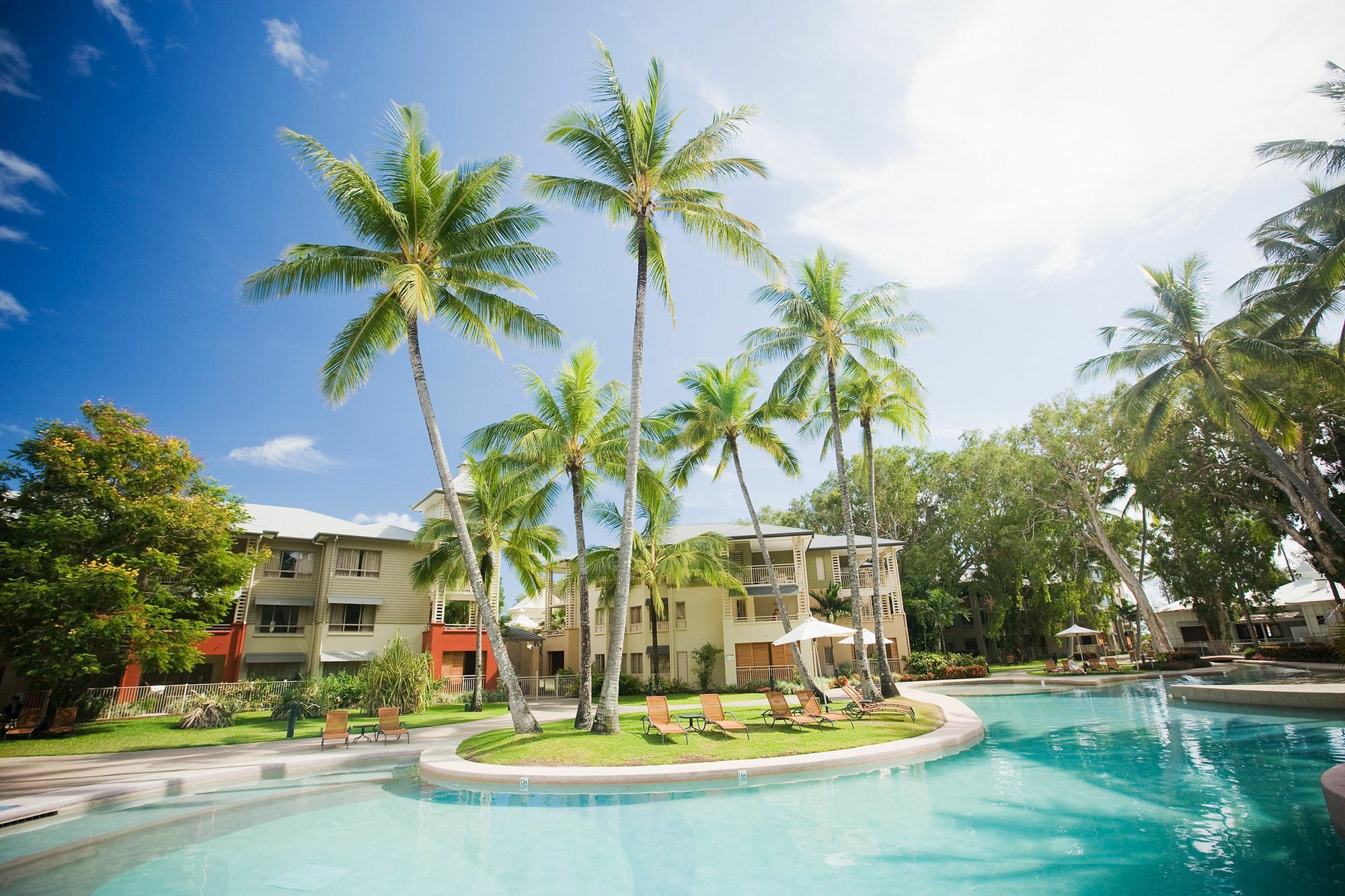 Mantra Amphora Hotel Palm Cove Exterior photo