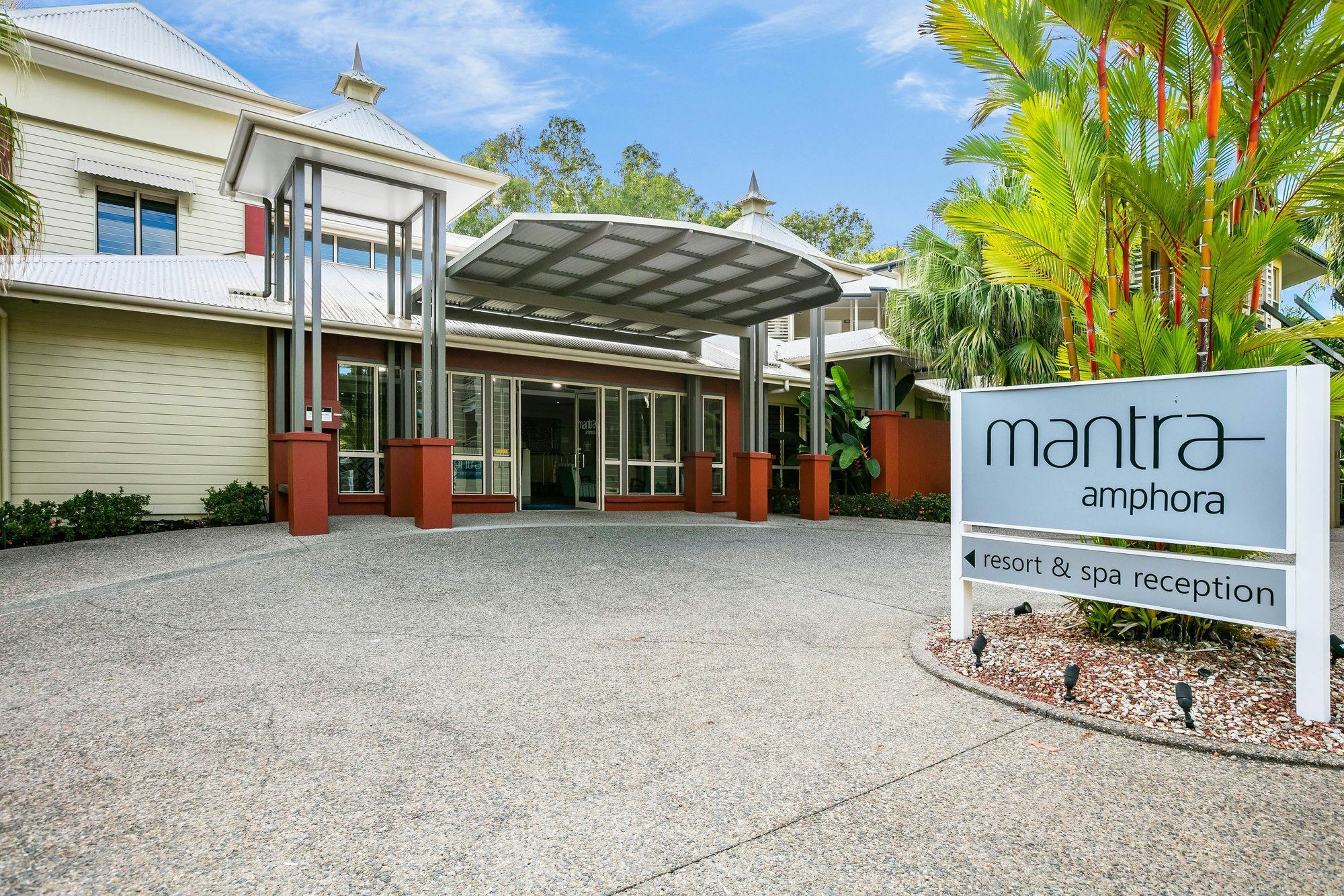 Mantra Amphora Hotel Palm Cove Exterior photo