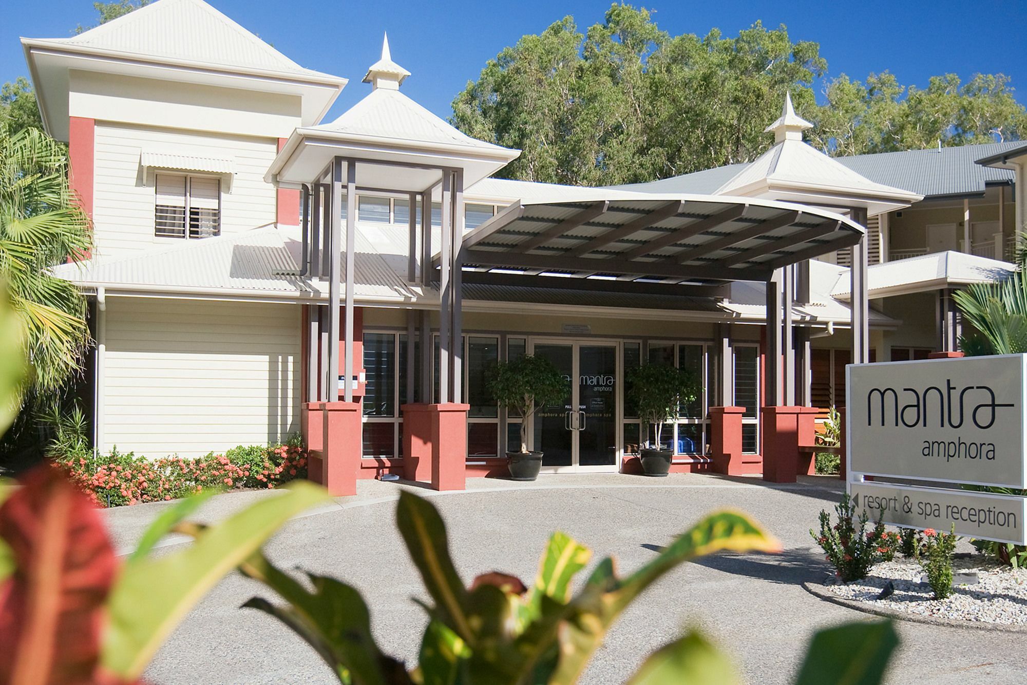 Mantra Amphora Hotel Palm Cove Exterior photo